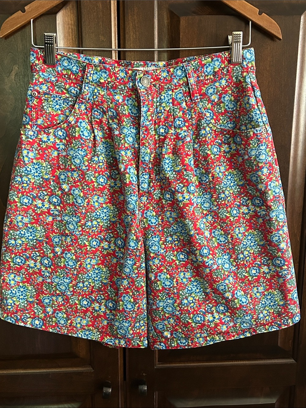 1990’s Cherokee Floral Denim Red High-Waist Women’s Shorts Sz 28